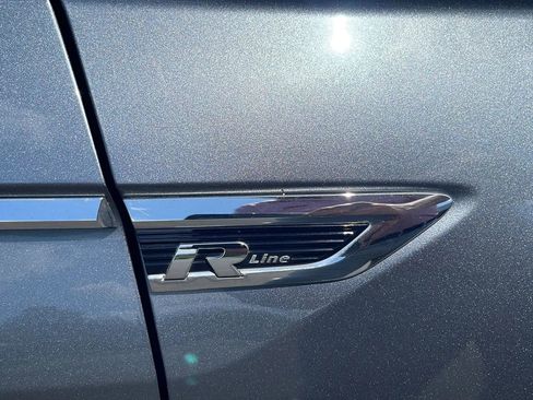 Used 2021 Volkswagen Tiguan SE R-Line image 28