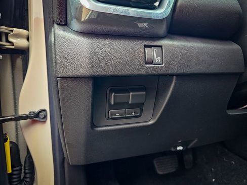 New 2026 GMC Canyon Elevation w/ Convenience Package image 13