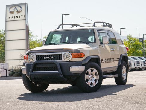Used 2008 Toyota FJ Cruiser 4WD image 1