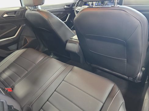 Used 2023 Volkswagen Jetta SE w/ Panoramic Sunroof Package FWD image 11