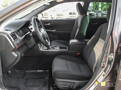 Used 2017 Toyota Camry LE image 16