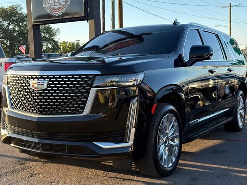 Used 2023 Cadillac Escalade ESV Premium Luxury AWD/4WD image 5