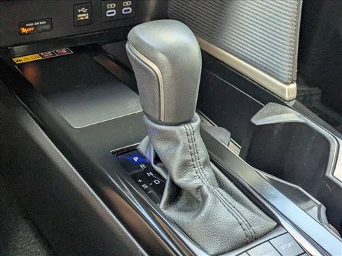 Used 2025 Toyota Camry SE FWD image 11
