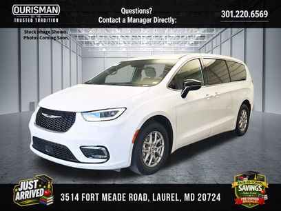 Used 2025 Chrysler Pacifica Limited