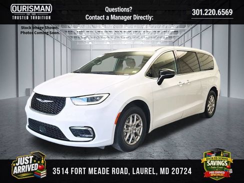 Used 2025 Chrysler Pacifica Limited FWD image 1