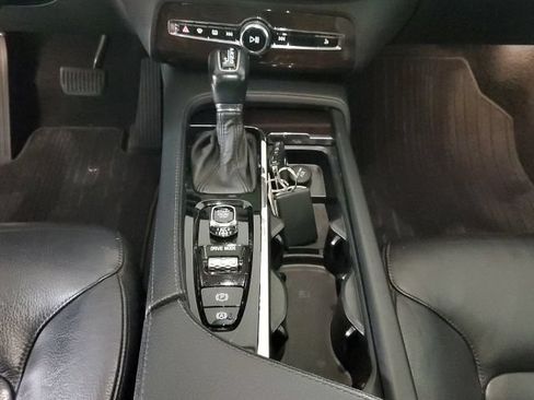 Used 2019 Volvo XC90 T6 Momentum w/ Protection Package Premier AWD/4WD image 22