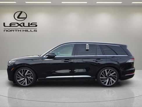 Used 2025 Lincoln Aviator Black Label image 2