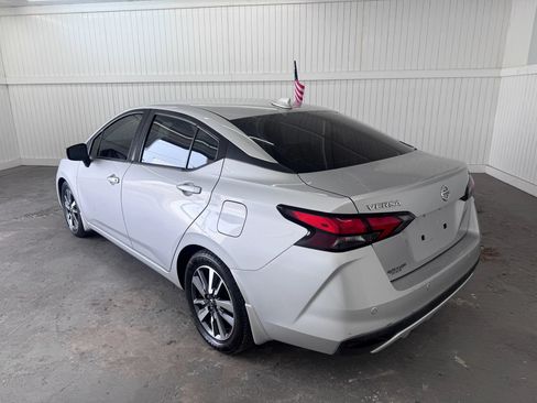 Used 2020 Nissan Versa SV FWD image 7