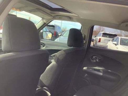 Used 2015 Nissan Juke SV image 19