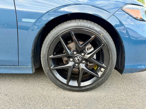 Used 2025 Honda Civic Sport image 16