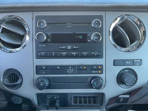 Used 2014 Ford F250 XLT w/ XLT Premium Package image 29