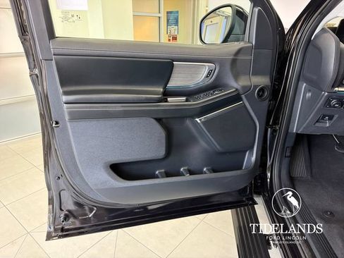 Certified 2025 Ford Expedition Platinum AWD/4WD image 13