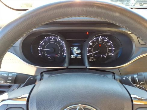 Used 2016 Toyota Avalon XLE image 18