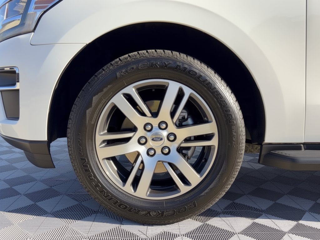 Used 2024 Ford Expedition Limited RWD image 13