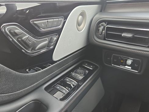 New 2026 Lincoln Aviator Reserve AWD/4WD image 24