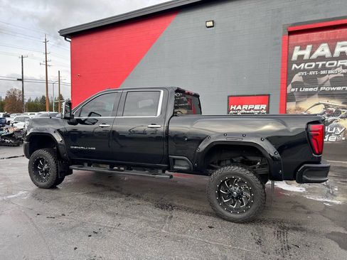 Used 2024 GMC Sierra 3500 Denali w/ Technology Package image 16