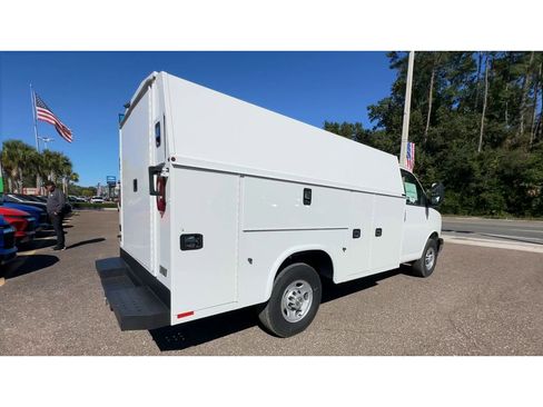 New 2025 Chevrolet Express 3500 Work Van w/ Power Convenience Package image 4