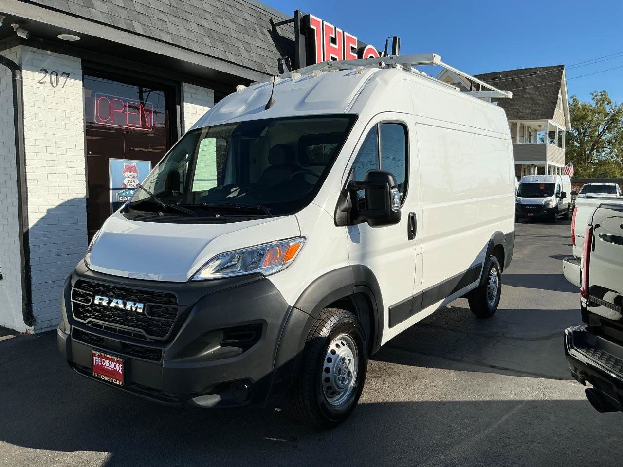 Used 2024 RAM ProMaster 2500 FWD image 2