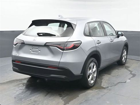 Used 2023 Honda HR-V LX image 5