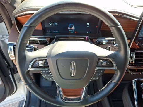 Used 2024 Lincoln Navigator L Reserve AWD/4WD image 16