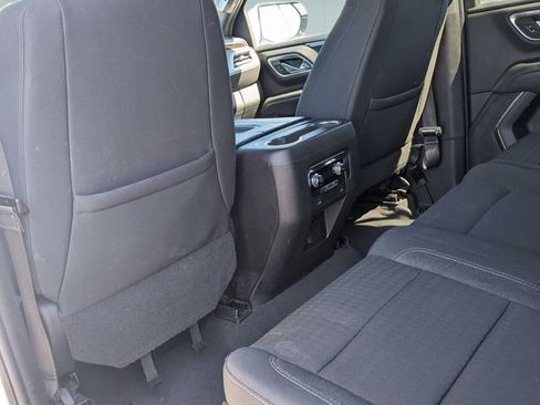 Used 2023 GMC Yukon SLE w/ Gmc Pro Safety Plus Package AWD/4WD image 27