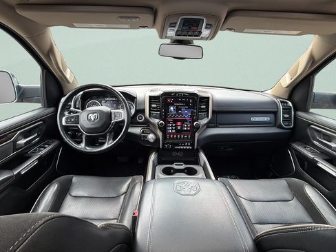 Used 2020 RAM 1500 Laramie AWD/4WD image 9