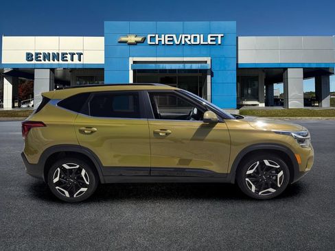 Used 2024 Kia Seltos SX w/ SX Sunroof Package AWD/4WD image 8