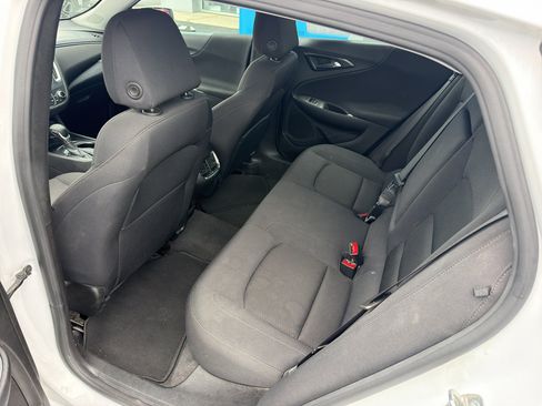 Used 2023 Chevrolet Malibu LT w/ Driver Confidence Package FWD image 9