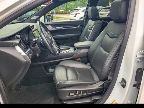 Certified 2023 Cadillac XT5 Premium Luxury AWD/4WD image 9