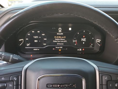 Used 2022 GMC Yukon Denali image 28