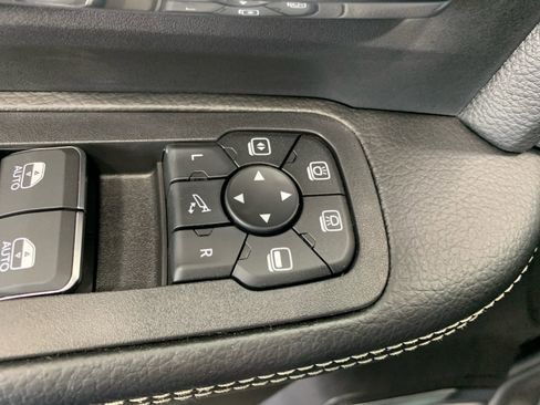 New 2026 RAM 2500 Laramie AWD/4WD image 29