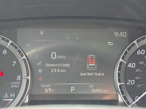 Used 2022 Toyota Highlander XLE AWD/4WD image 21
