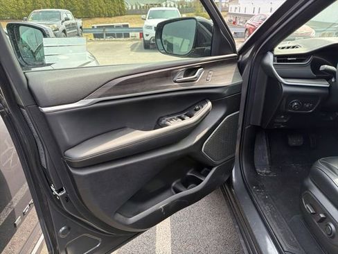 New 2026 Jeep Grand Cherokee Limited image 12