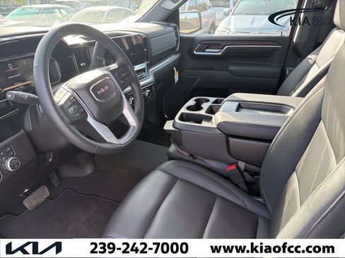 Used 2026 GMC Sierra 1500 SLT image 3