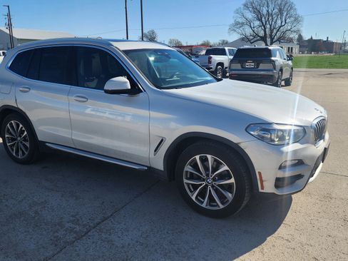 Used 2018 BMW X3 xDrive30i w/ Premium Package image 3