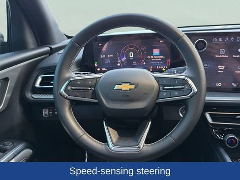 Used 2024 Chevrolet Traverse LT w/ Trailering Package FWD image 8