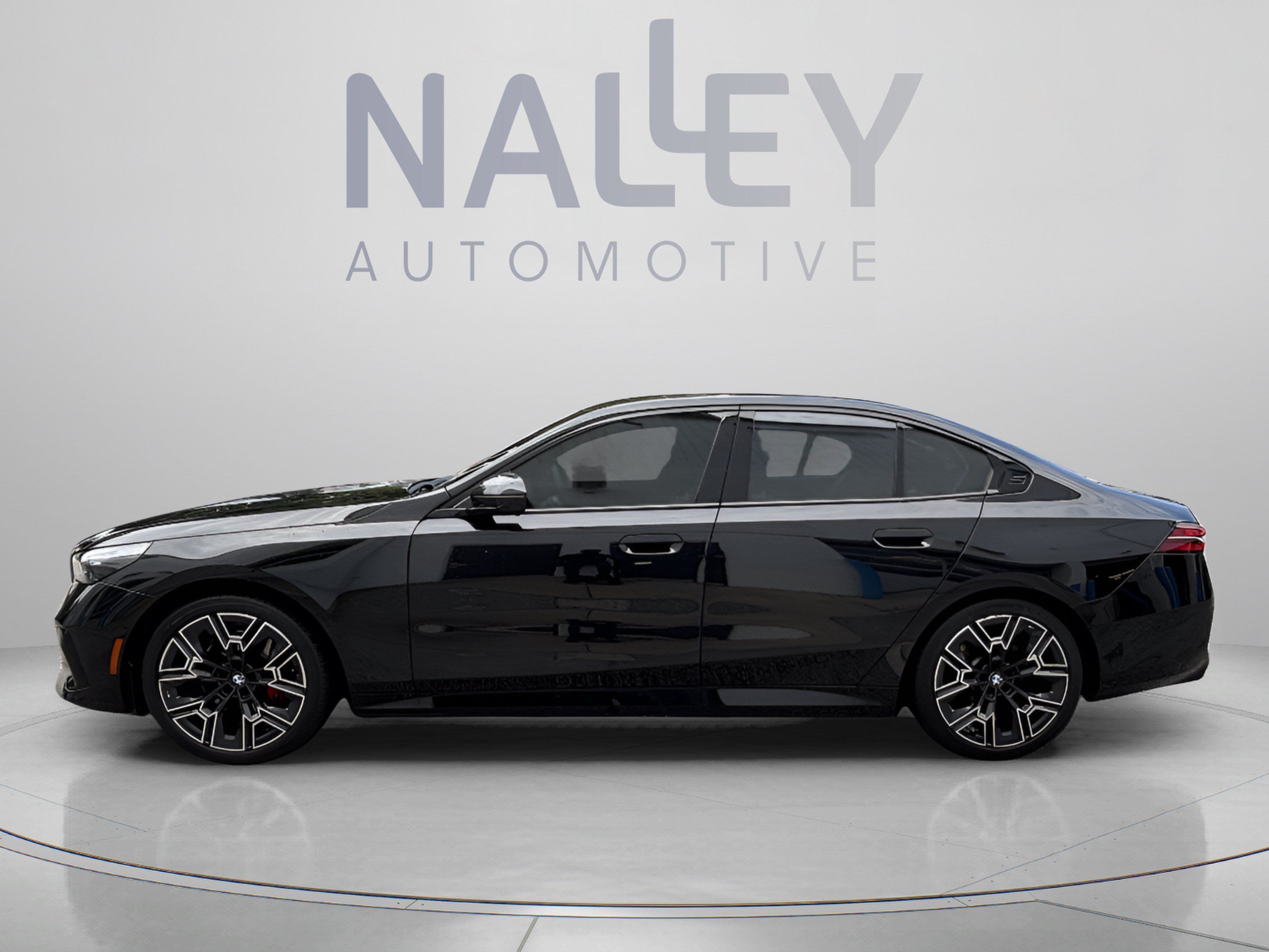 Used 2024 BMW 530i w/ M Sport Package RWD image 2