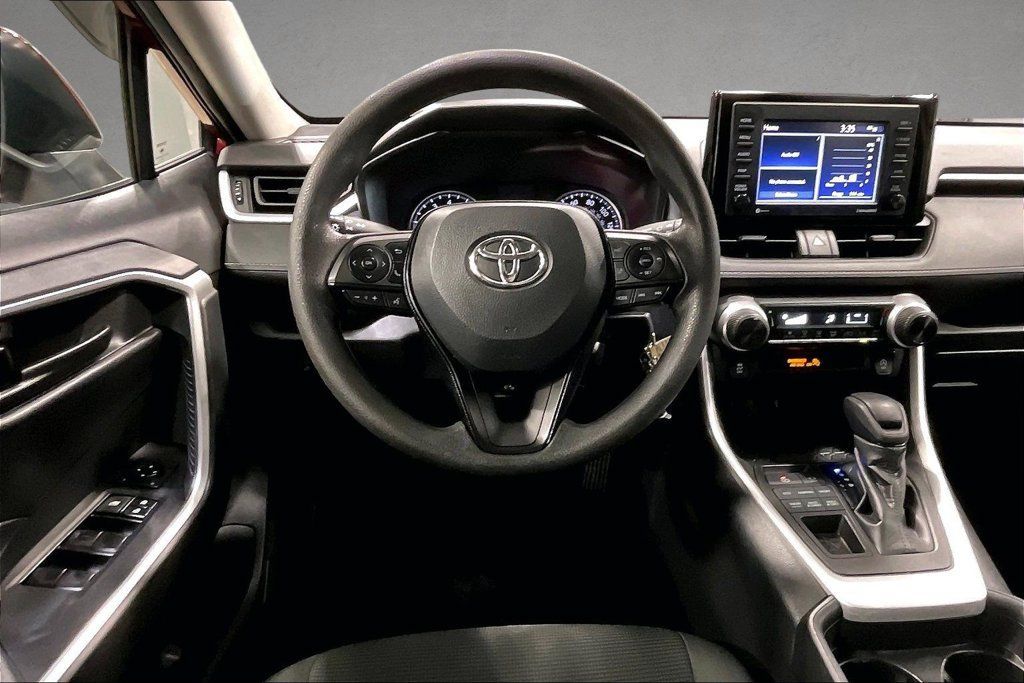 Used 2021 Toyota RAV4 LE w/ Carpet Mat Package (TMS) AWD/4WD image 9