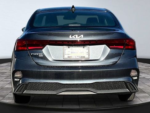 Used 2022 Kia Forte Sedan FWD image 5