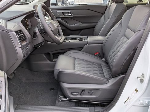 New 2026 Nissan Rogue Platinum w/ Platinum Premium Package image 12