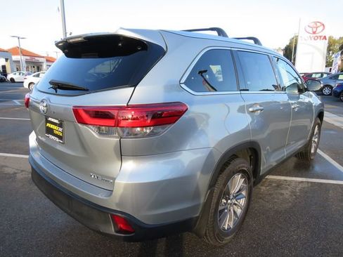 Used 2019 Toyota Highlander XLE image 10