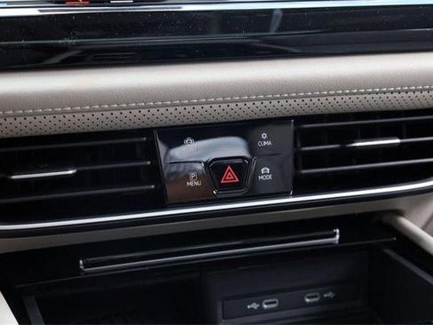 New 2026 Volkswagen Atlas SE image 17