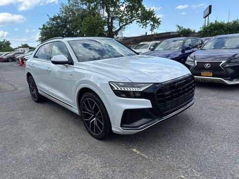 Used 2023 Audi Q8 Premium Plus w/ Premium Plus Package AWD/4WD image 3