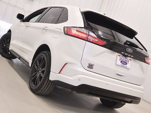 Certified 2023 Ford Edge ST-Line w/ Cargo Accessory Package image 43