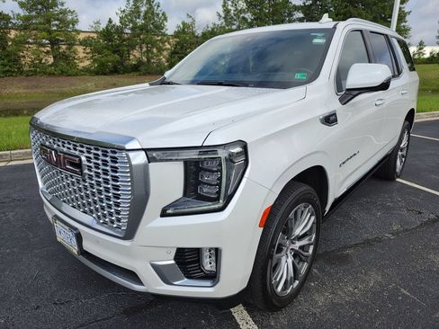Used 2021 GMC Yukon Denali w/ Denali Premium Package AWD/4WD image 4
