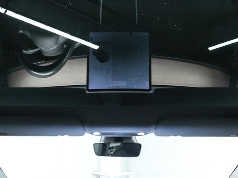 Used 2018 Tesla Model 3 RWD image 12