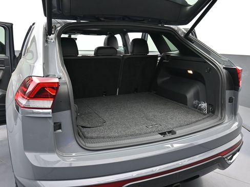 Used 2021 Volkswagen Atlas Cross Sport SE image 15