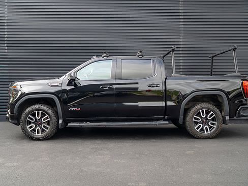 Used 2023 GMC Sierra 1500 AT4 w/ AT4 Preferred Package AWD/4WD image 2