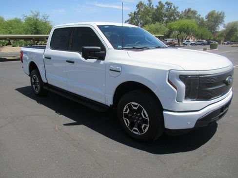 Used 2023 Ford F150 Lightning XLT AWD/4WD image 4