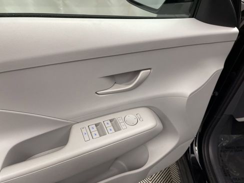 Used 2025 Hyundai Kona SEL image 19